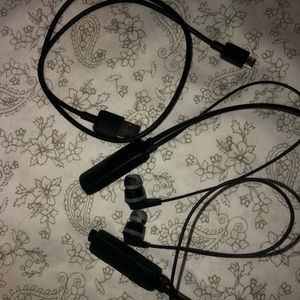 Skull candy Bluetooth headphones